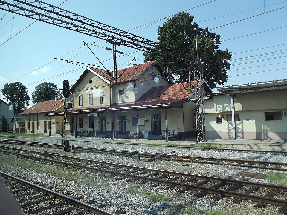 Novska railway station, the eastern end of the Dugo Selo–Novska section, seen from a Zagreb–Belgrade train